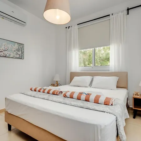 Sunnyvillas: 2br Mythical Apt*swimming Pool*ak04 * Paralimni